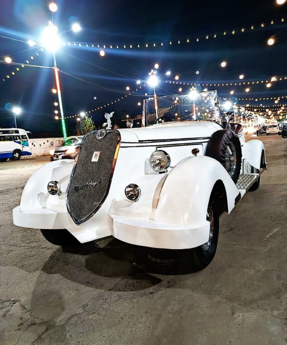 Vintage Cars in Lucknow